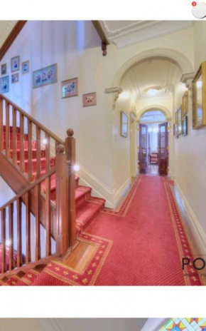 quiet and peaceful rooms in Perth City with free parking